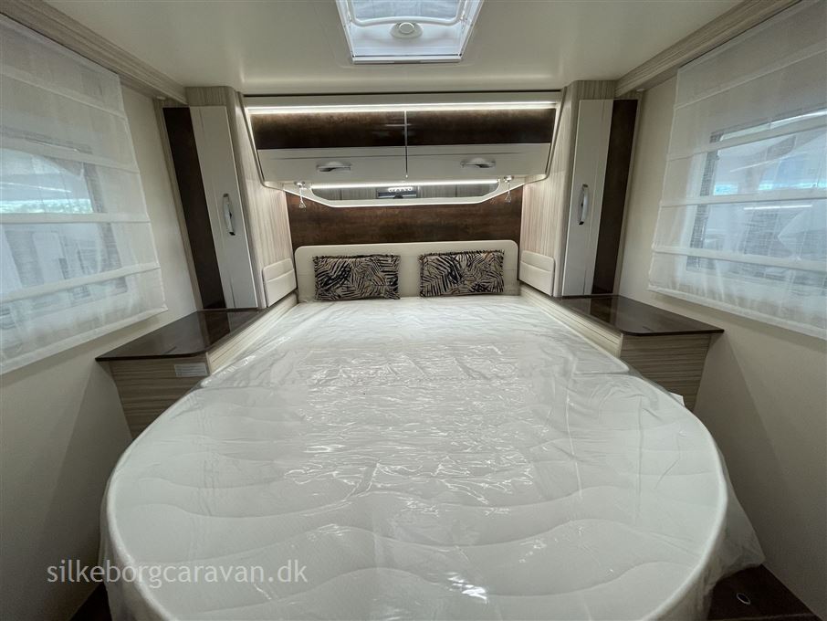 Elnagh T-Loft 582